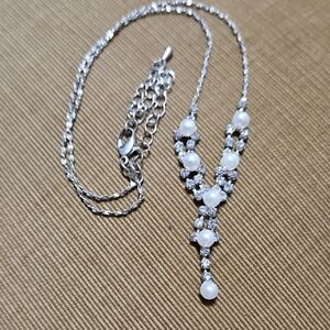 OElegant Faux Round Pearls & Crystals Silvertone Necklace